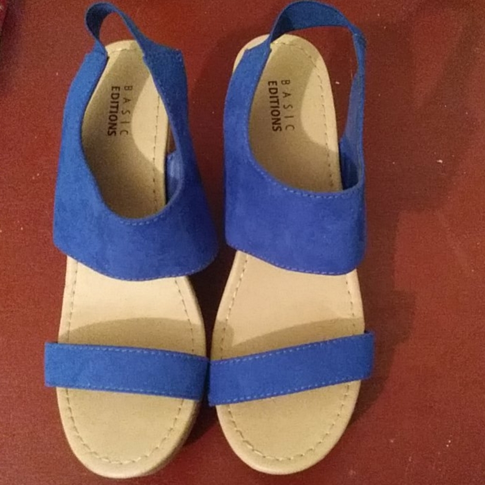 Wedge sandals